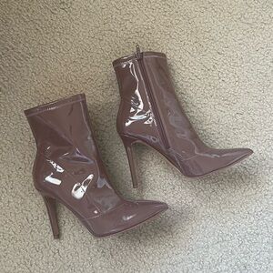 🫶🏽SOLD🫶🏽 Burgundy stiletto boots